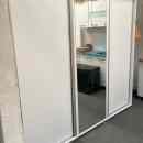 99 800.-ft * Fehér tükrös gardróbszekrény ( 220 szé 60 mély 200 magas) 250521_023