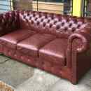 120 000 ft * CHESTERFIELD BŐR KANAPÉ ( 190szél 90mély 40/80mag) 251121_001