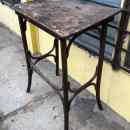 9 800 ft * Thonet asztal hibás tetejű ( 70szél 40mély 75mag) 260219_023