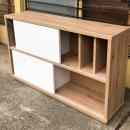 39 900.-ft * Alamó toloajtós komód fehér, tölgyfa színű faalapú anyag 
( 130szél 34mély 87mag ) 251202_010