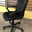 9 800 ft * Gurulós karfás fekete szék ( 57szél 50mély állítató mag) 260122_032