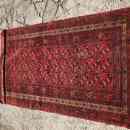 19 900.-ft * Kézi csomózású Turkmán vagy Beludzs szőnyeg kopott régi vékony puha  (108 x 176) 190326_006