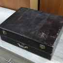 4 000 ft * Fiókos kopott kicsi doboz ( 35szél 30mély 10mag) 251022_001